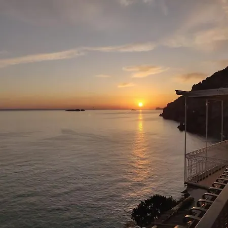 Pleasant With Charming Sea View Appartement Positano
