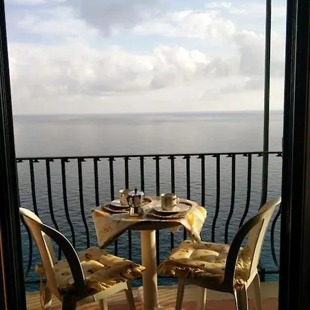 Pleasant With Charming Sea View Appartement Positano