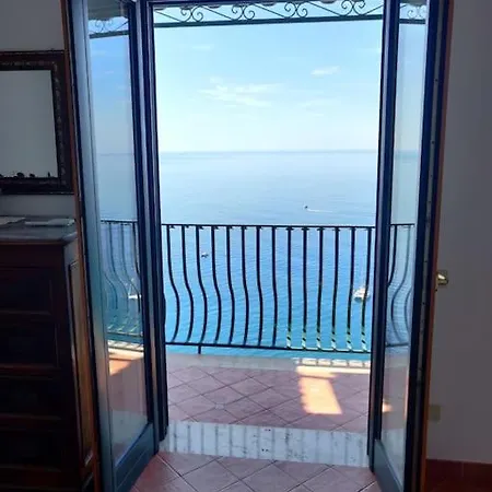 Pleasant With Charming Sea View Appartement Positano